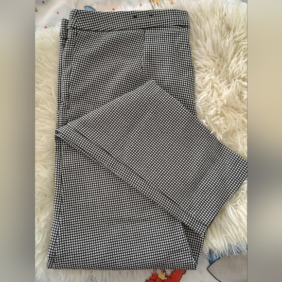 Dalia Pull On Trousers Cropped Mid Rise Stretch Pants Women's Size 10 Checkered - Picture 2 of 11